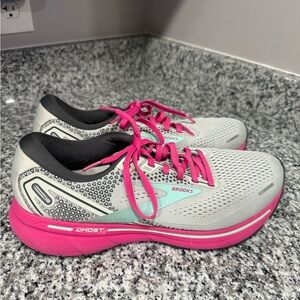Brooks Women's Running Shoes - Gray and Pink Ghost Size 11